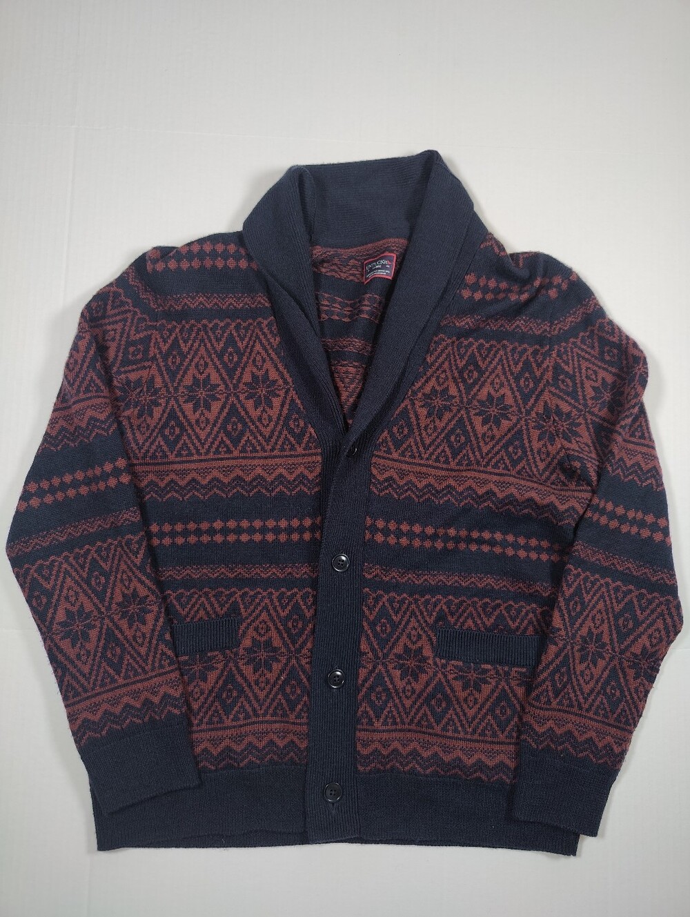 UNTUCKit Men Fair Isle Burgundy Navy 100% Wool Shawl Cardigan Size L